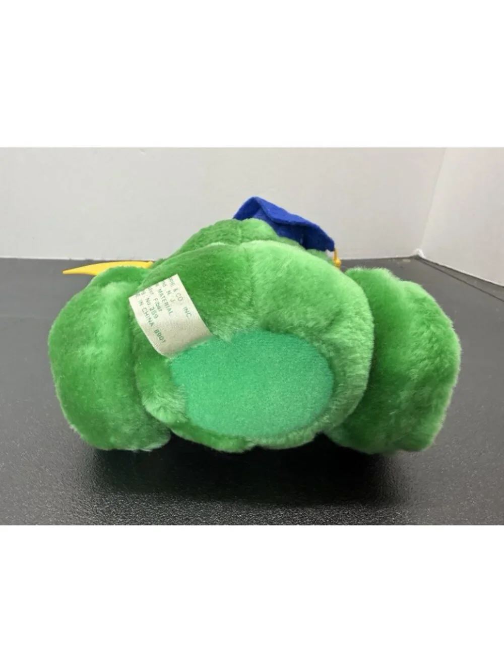 Vintage Russ Graduation Frog Toad Plush Green 5” KISS Me I’m A Graduate Sign